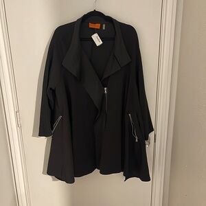 Patrizia Luca Black Trench Coat with Oversized Fit and Wide Lapels